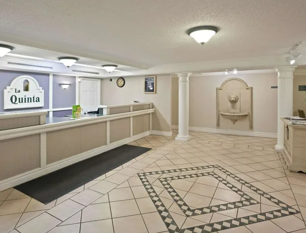 La Quinta Inn by Wyndham Omaha West hotel detail image 4