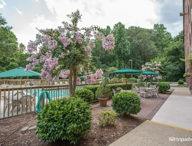 Country Inn & Suites by Radisson, Williamsburg East (Busch Gardens), VA hotel detail image 1