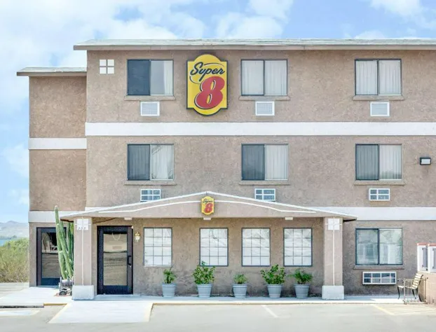 Super 8 by Wyndham Lake Havasu City hotel detail image 2