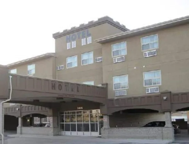 Super 8 by Wyndham Saskatoon Near Downtown hotel detail image 1