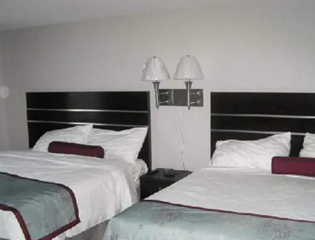 Super 8 by Wyndham Saskatoon Near Downtown hotel detail image 2