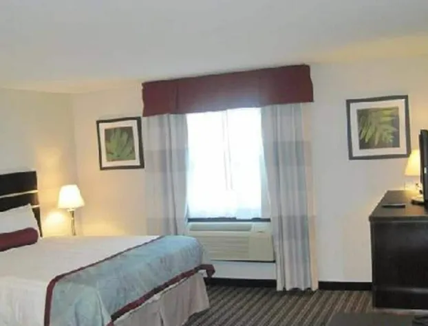 Super 8 by Wyndham Saskatoon Near Downtown hotel detail image 4