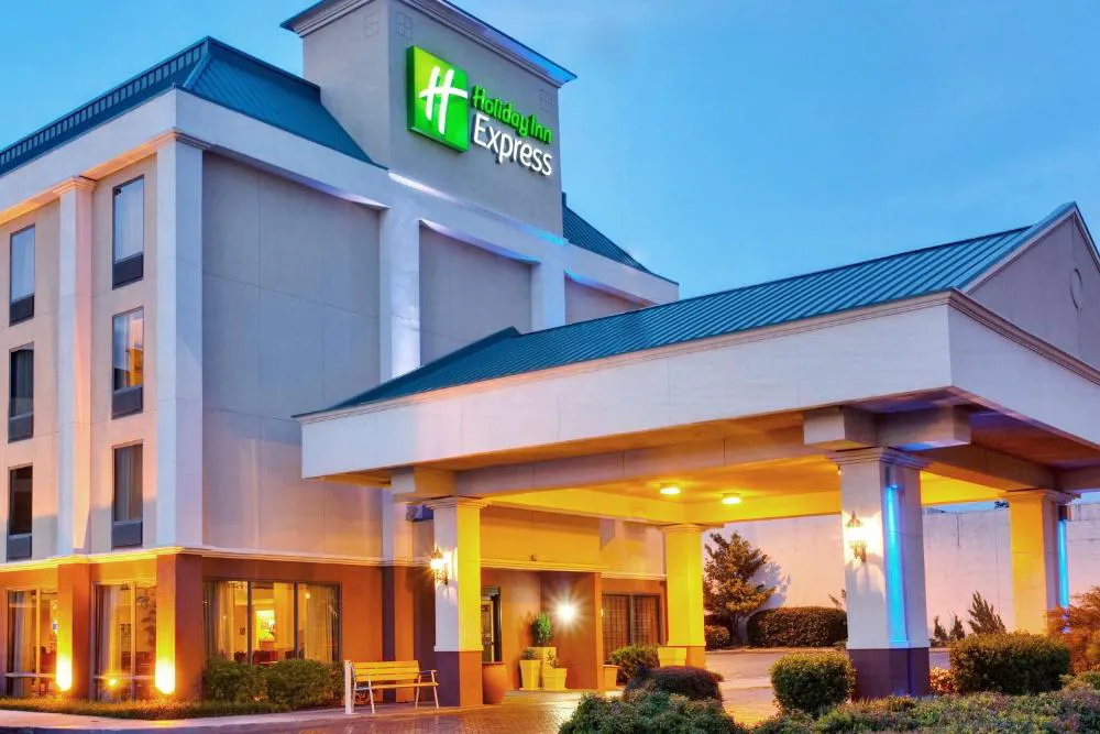 Holiday Inn Express Memphis Medical Center Midtown by IHG hotel hero