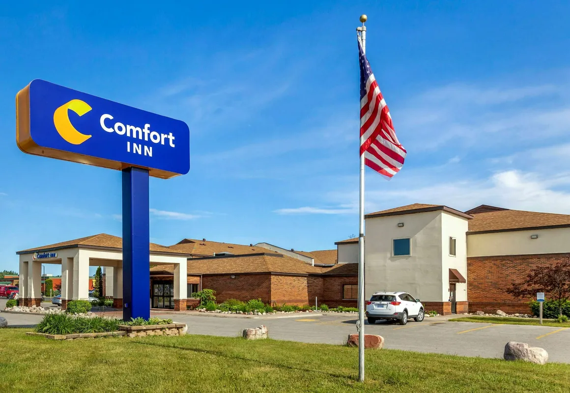 Comfort Inn hotel hero
