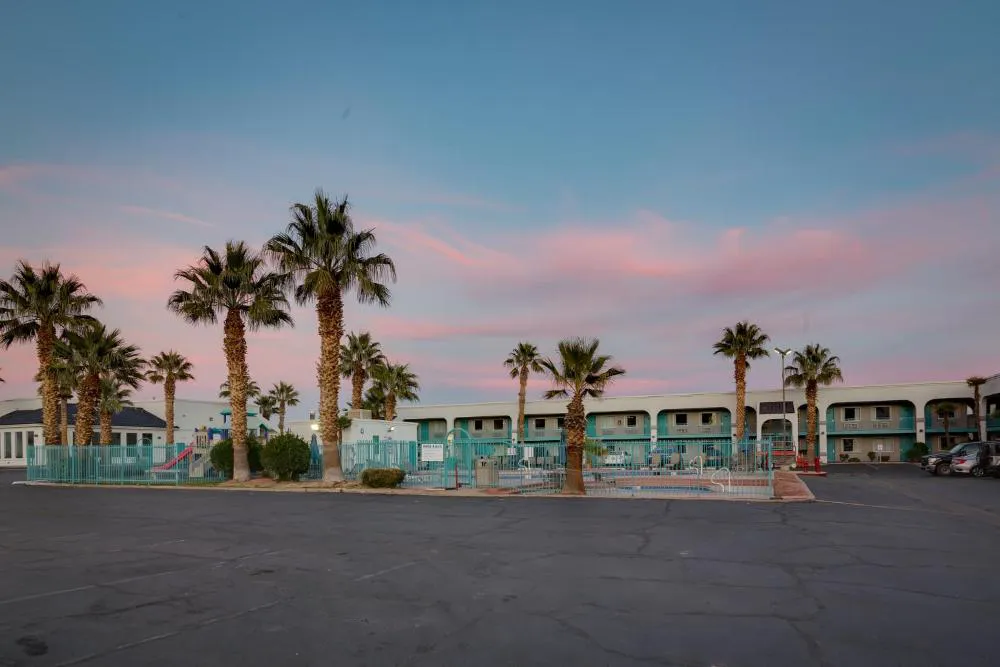 St. George Inn & Suites hotel hero