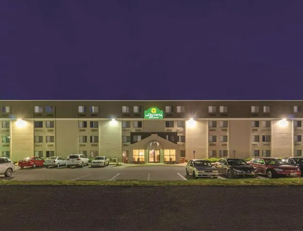 La Quinta Inn & Suites by Wyndham Warwick Providence Airport hotel detail image 2