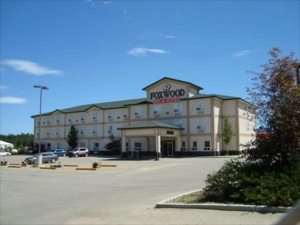 Foxwood Inn & Suites hotel hero