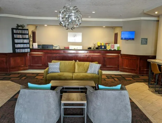 Foxwood Inn & Suites hotel detail image 3