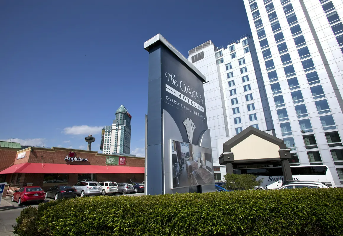 Oakes Hotel Overlooking the Falls hotel hero
