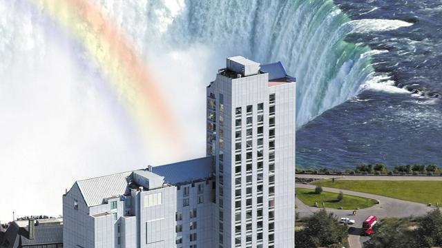 Oakes Hotel Overlooking the Falls hotel detail image 3