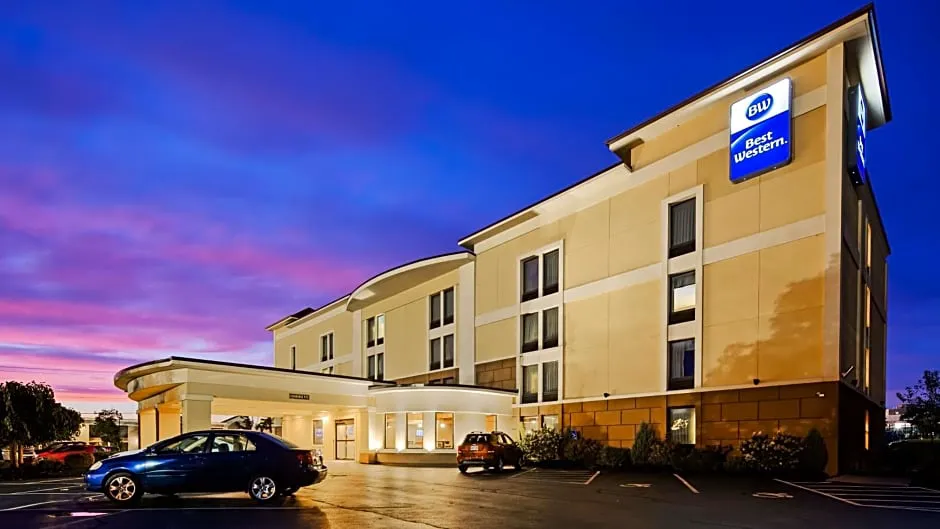 Best Western Inn Buffalo Airport hotel hero