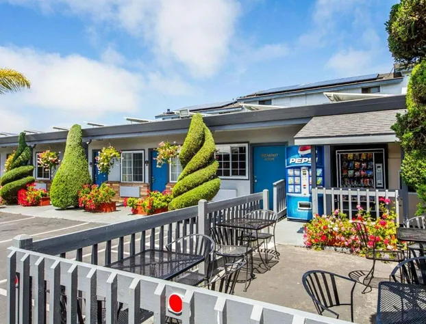 Blu Pacific Hotel hotel detail image 1