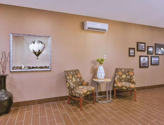 La Quinta Inn & Suites by Wyndham Boise Airport hotel detail image 4