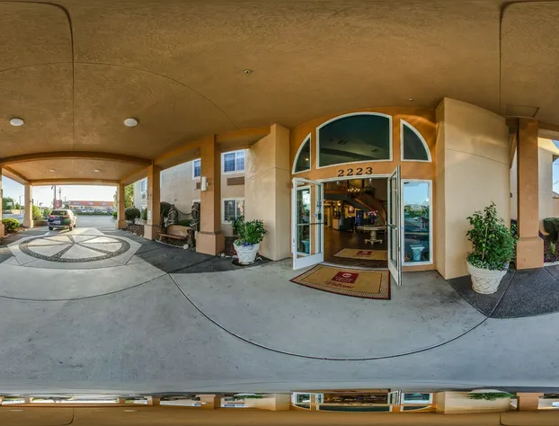 Clarion Hotel By Humboldt Bay hotel detail image 1