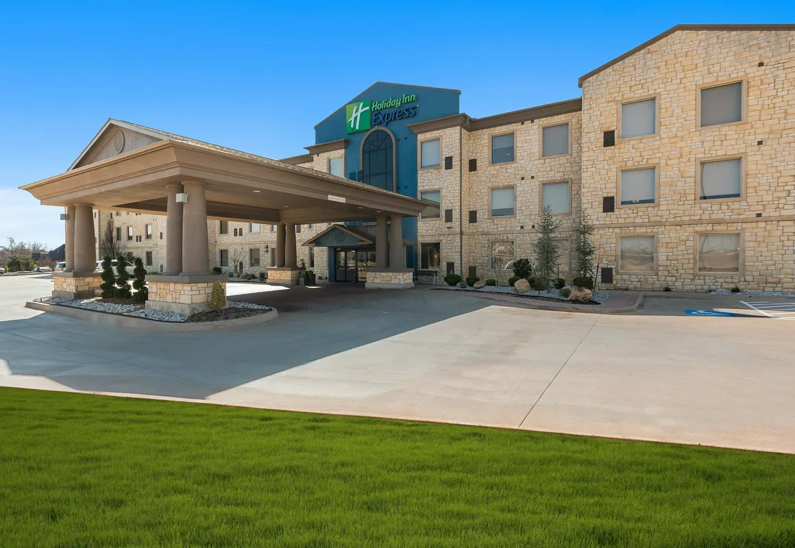 Holiday Inn Express & Suites Oklahoma City NW-Quail Springs by IHG hotel hero