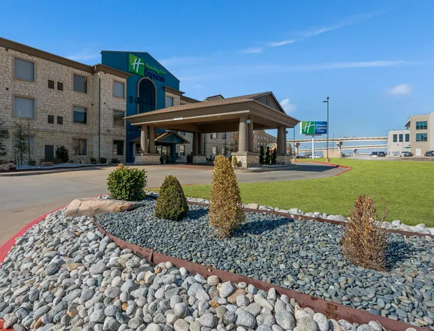 Holiday Inn Express & Suites Oklahoma City NW-Quail Springs by IHG hotel detail image 1