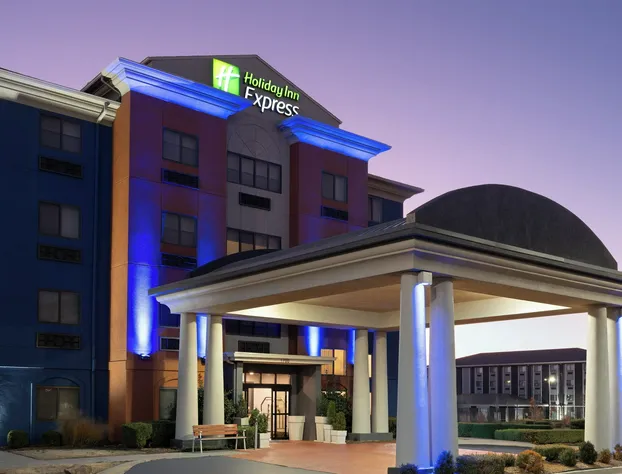 Holiday Inn Express & Suites Midwest by IHG hotel detail image 1