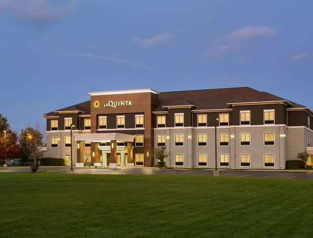 La Quinta Inn & Suites by Wyndham Lackawanna hotel detail image 2