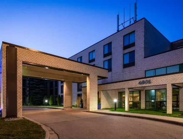 Best Western East Towne Suites hotel detail image 2