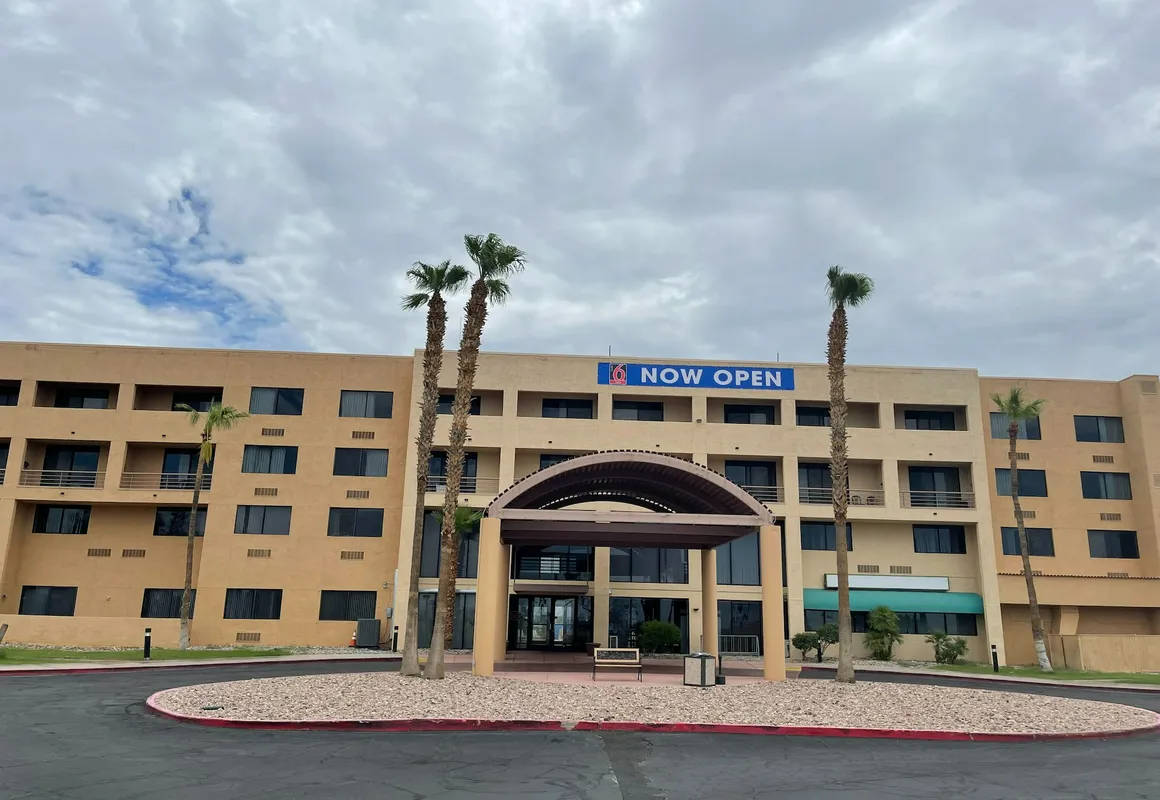 Studio 6 Suites Lake Havasu City, AZ hotel hero