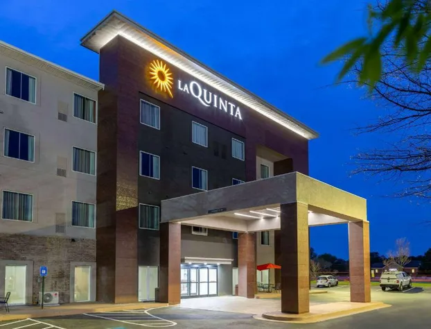 La Quinta Inn & Suites by Wyndham Augusta/Fort Eisenhower hotel detail image 1