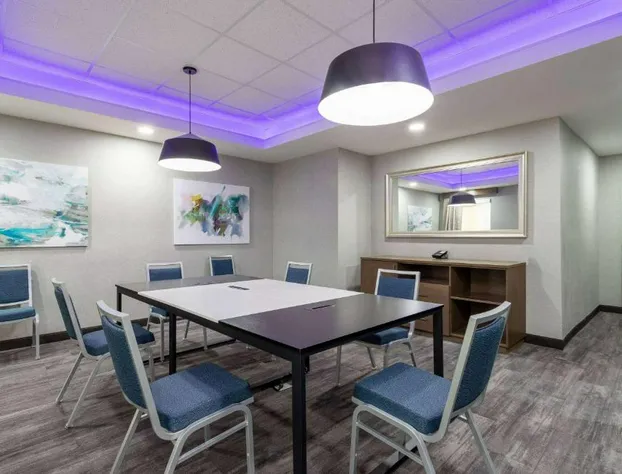 La Quinta Inn & Suites by Wyndham Augusta/Fort Eisenhower hotel detail image 2