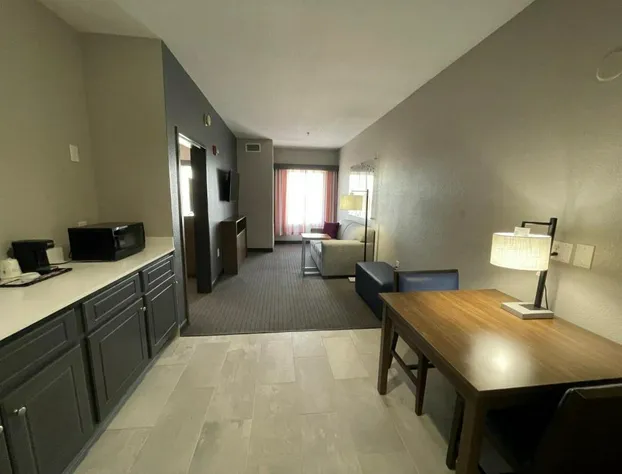 La Quinta Inn & Suites by Wyndham Augusta/Fort Eisenhower hotel detail image 4
