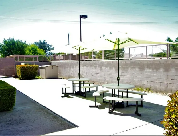 Comfort Suites Tulare Sequoia Gateway hotel detail image 2