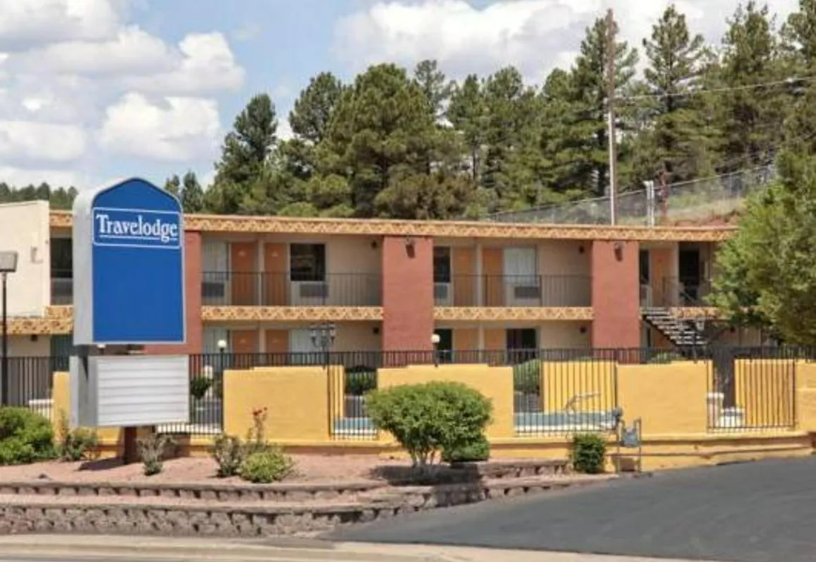 Econo Lodge Flagstaff Route 66 hotel hero