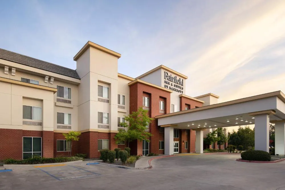 Fairfield Inn & Suites Visalia Tulare hotel hero