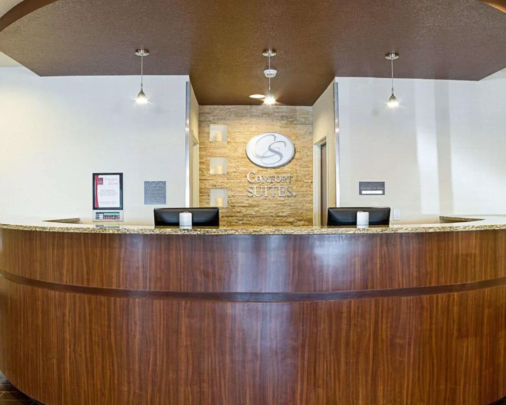 Comfort Suites Minot South hotel hero