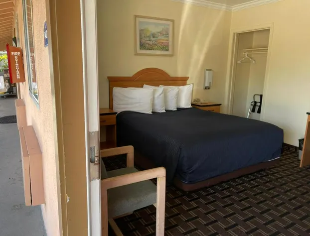 Riverside Inn & Suites Santa Cruz hotel detail image 4