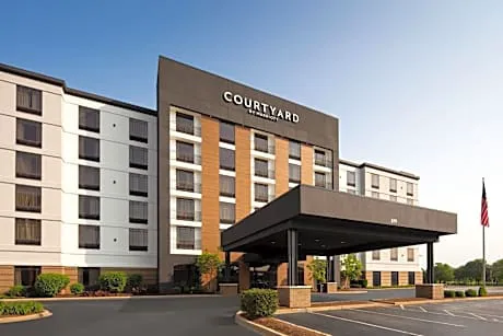 Courtyard by Marriott Louisville Airport hotel detail image 1