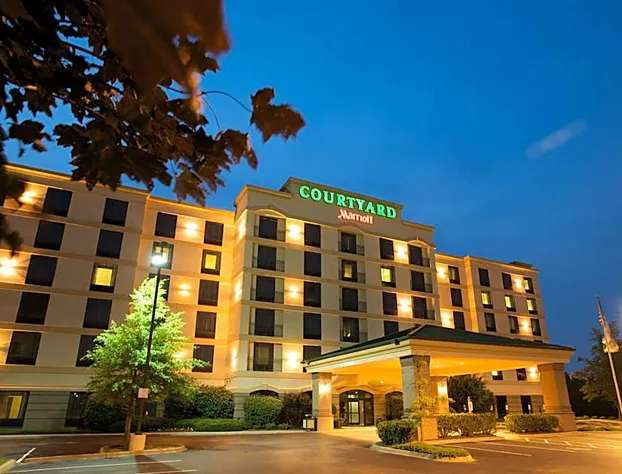 Courtyard by Marriott Louisville Airport hotel detail image 2