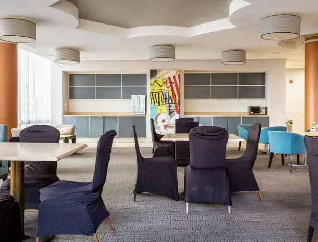 Comfort Inn & Suites Baltimore Inner Harbor hotel detail image 1