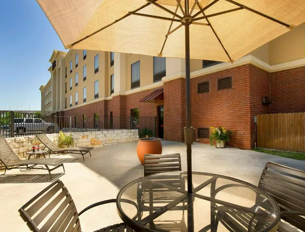 Hampton Inn & Suites San Antonio-Airport hotel detail image 3