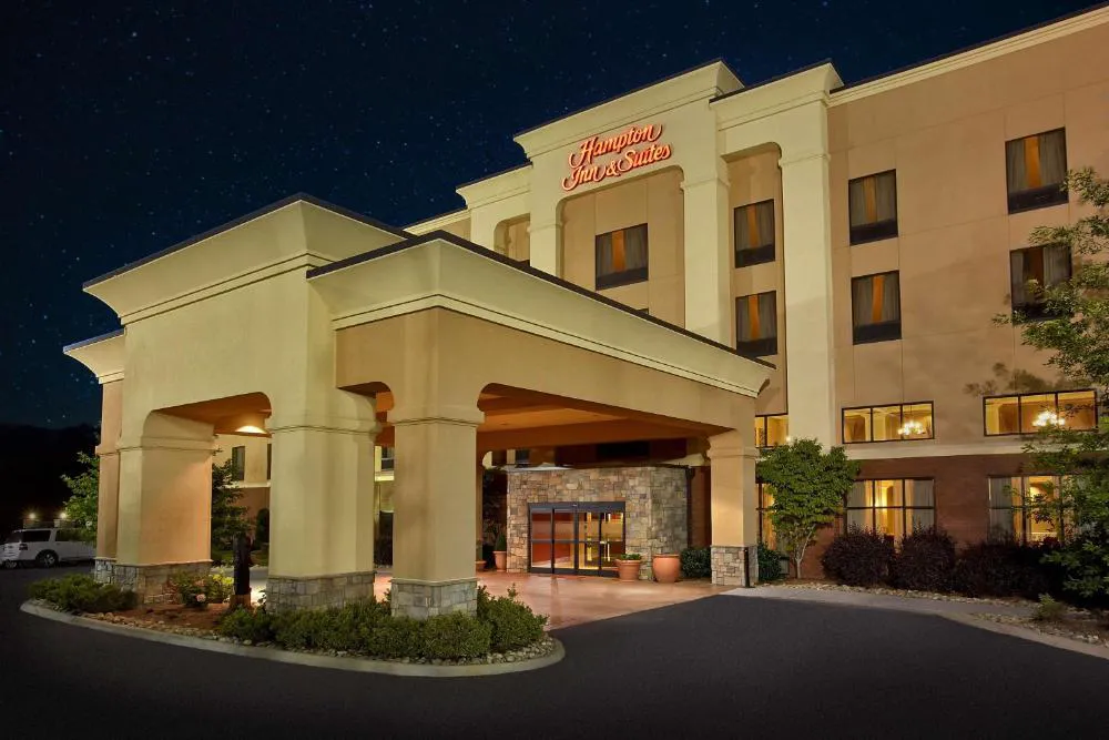 Hampton Inn & Suites Sevierville @ Stadium Drive hotel hero