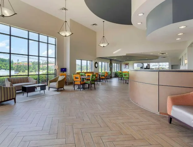 Comfort Suites Kodak Sevierville hotel detail image 3