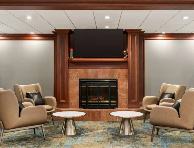 La Quinta Inn & Suites by Wyndham Madison American Center hotel detail image 3