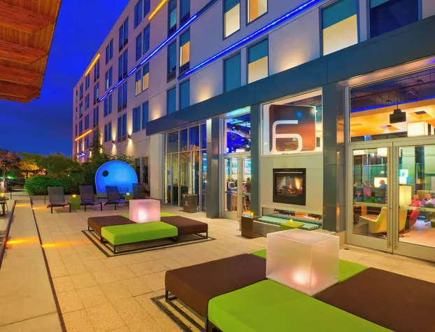 Aloft Portland Airport at Cascade Station hotel detail image 2