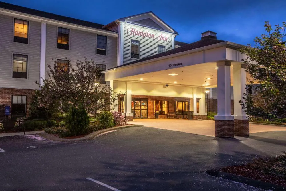 Hampton Inn Hadley-Amherst Area hotel hero