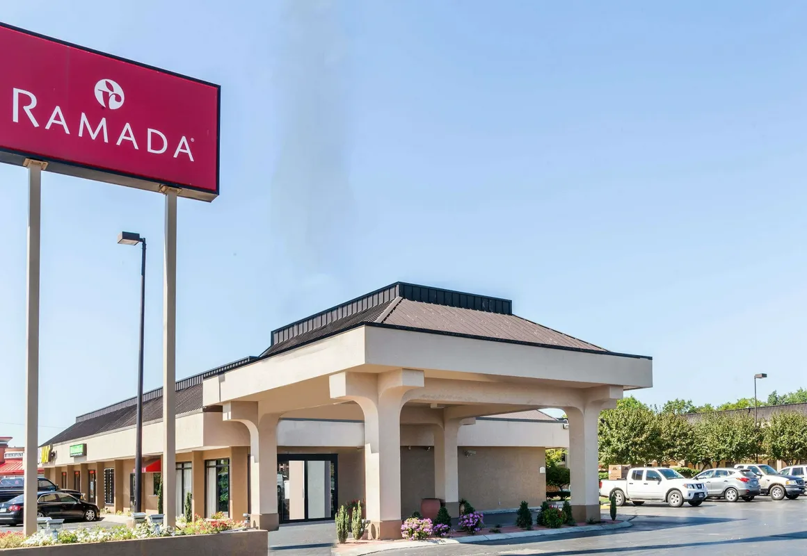 Ramada by Wyndham Lebanon hotel hero