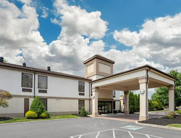 Quality Inn & Suites NJ State Capital Area hotel detail image 1