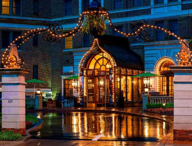 The Raphael Hotel, Autograph Collection hotel detail image 2