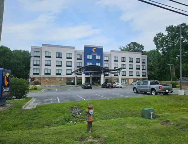 Comfort Suites New Bern near Cherry Point hotel detail image 1