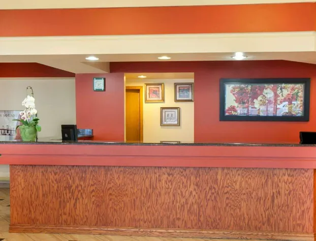 Super 8 by Wyndham Chicago Northlake O'Hare South hotel detail image 3