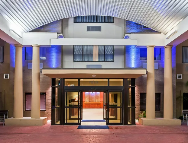 Holiday Inn Express Hotel & Suites Laredo-Event Center Area by IHG hotel detail image 4