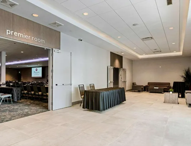 Best Western Premier Calgary Plaza Hotel & Conference Centre hotel detail image 3