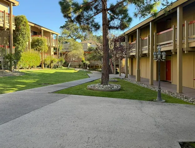 Comfort Inn Monterey Peninsula Airport hotel detail image 4