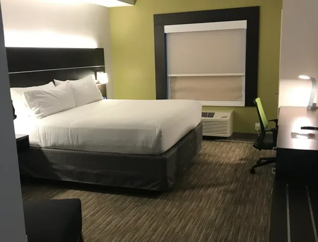 Holiday Inn Express Hotel & Suites Charlotte Arrowood by IHG hotel detail image 4